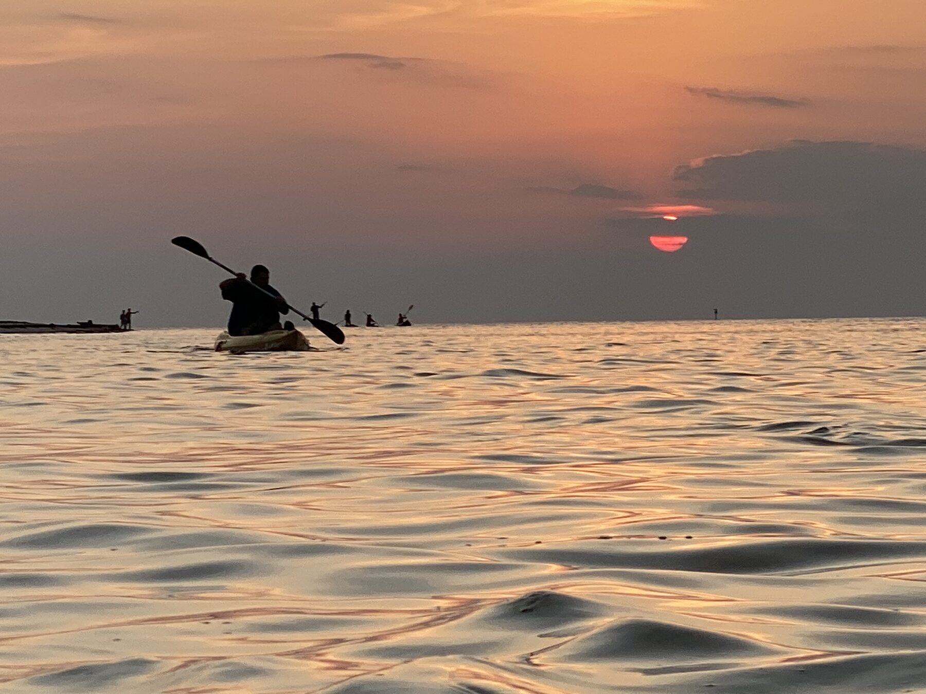 Return paddle at dusk