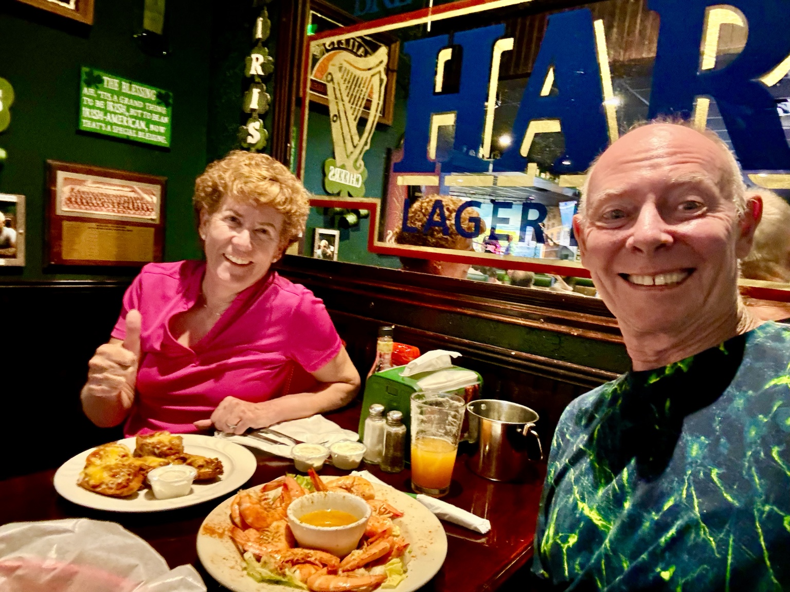 A seafood dinner of shrimp and other favorites at a lively pub.